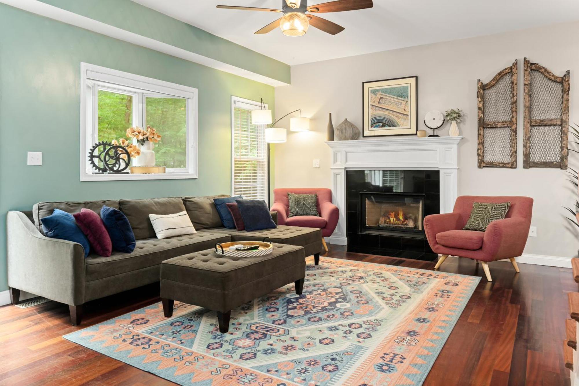 Cozy Getaway W Hottub 8 Min From Downtown!