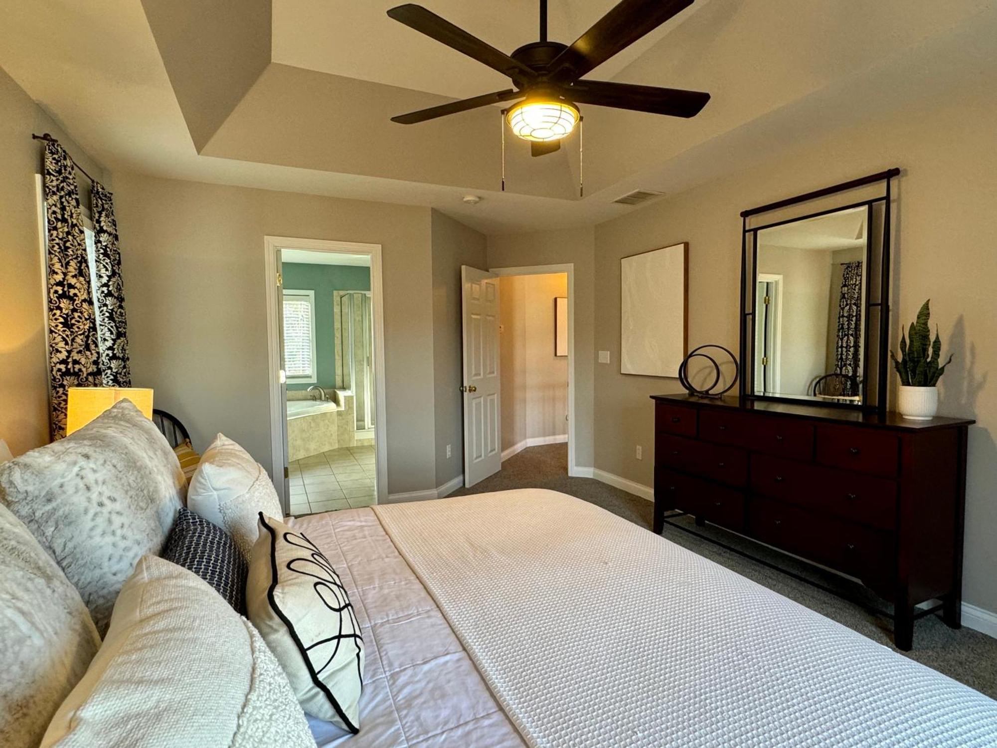 Cozy Getaway W Hottub 8 Min From Downtown! * Asheville